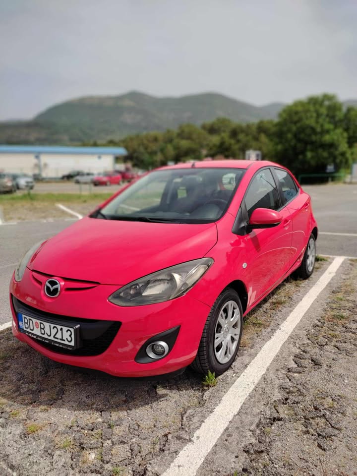 Mazda 2 2012 (Petrol, Automatic)